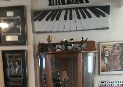 Rock and Roll Pad Livingroom 9